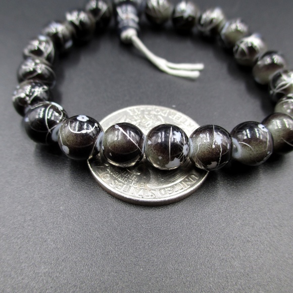 Cute Artistic Black & White Glass Beaded Bracelet - Picture 3 of 4